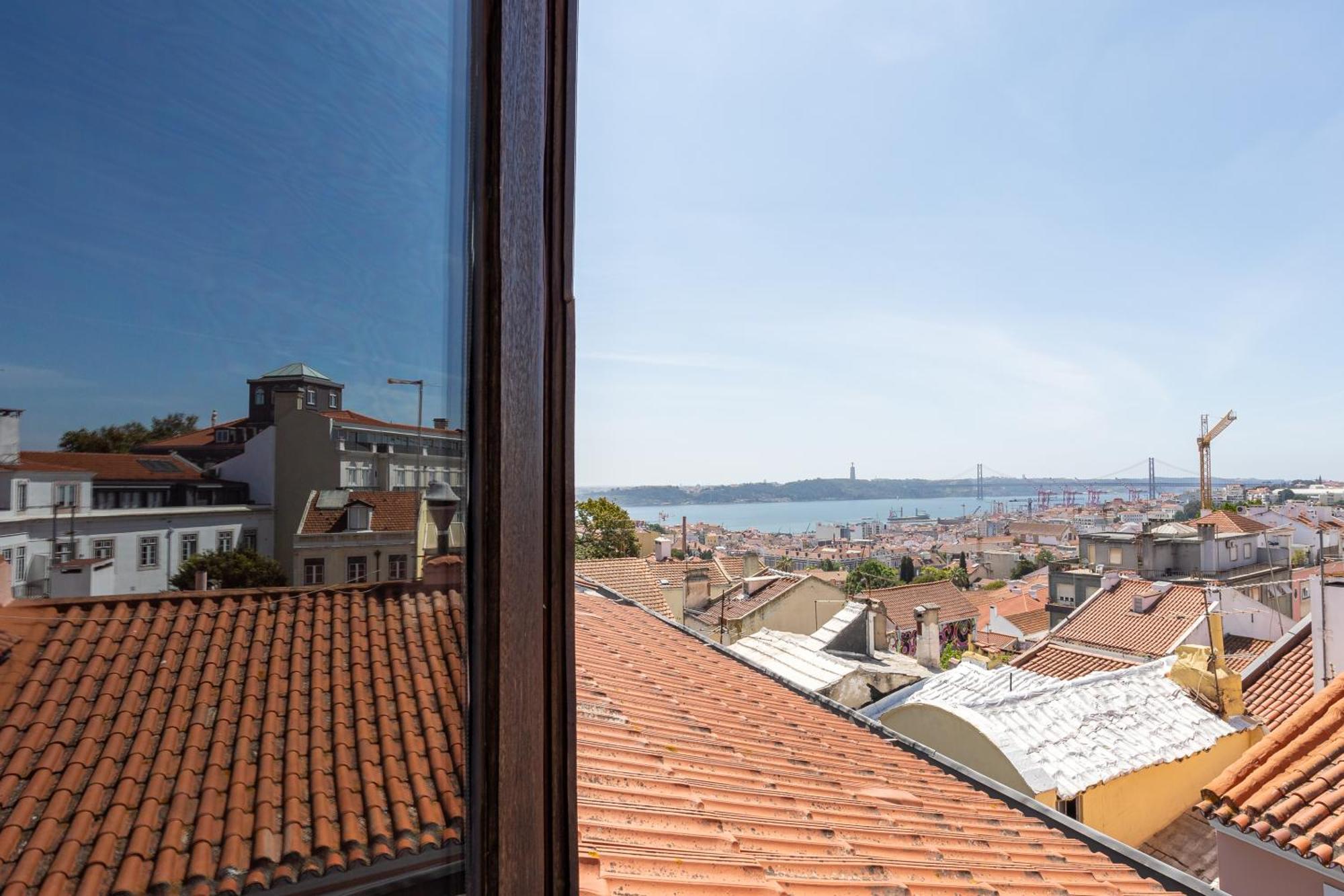 Amazing Tailor Made Penthouse With A View Apartment Lisbon Bagian luar foto
